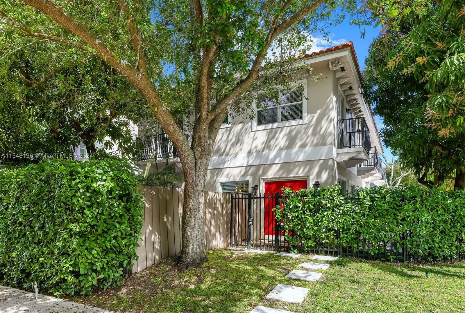 Property Photo:  3235 Elizabeth St 3235  FL 33133 