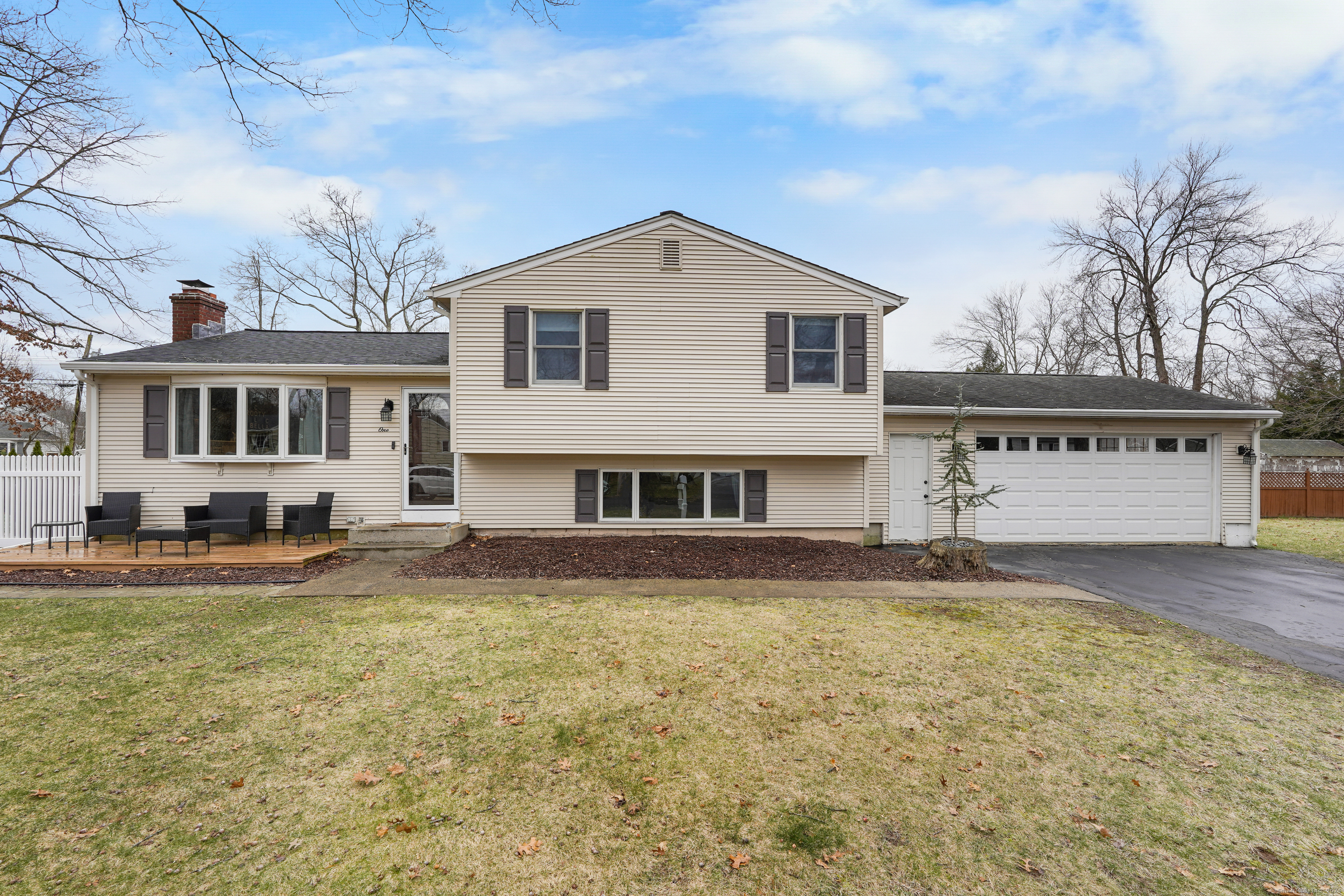Property Photo: 1 Del Avenue CT 06473