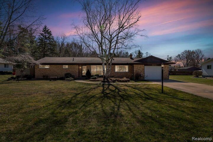 8106 Woodhall Road  Birch Run MI 48415 8436 photo