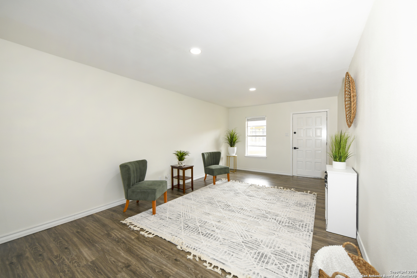 Property Photo: 911 Vance Jackson Dr 212 TX 78201