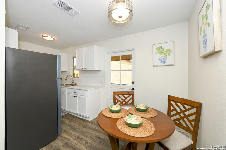 Property Photo:  911 Vance Jackson Dr 212  TX 78201 