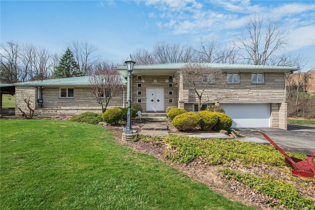 Property Photo:  368 Forest Drive  PA 15012 