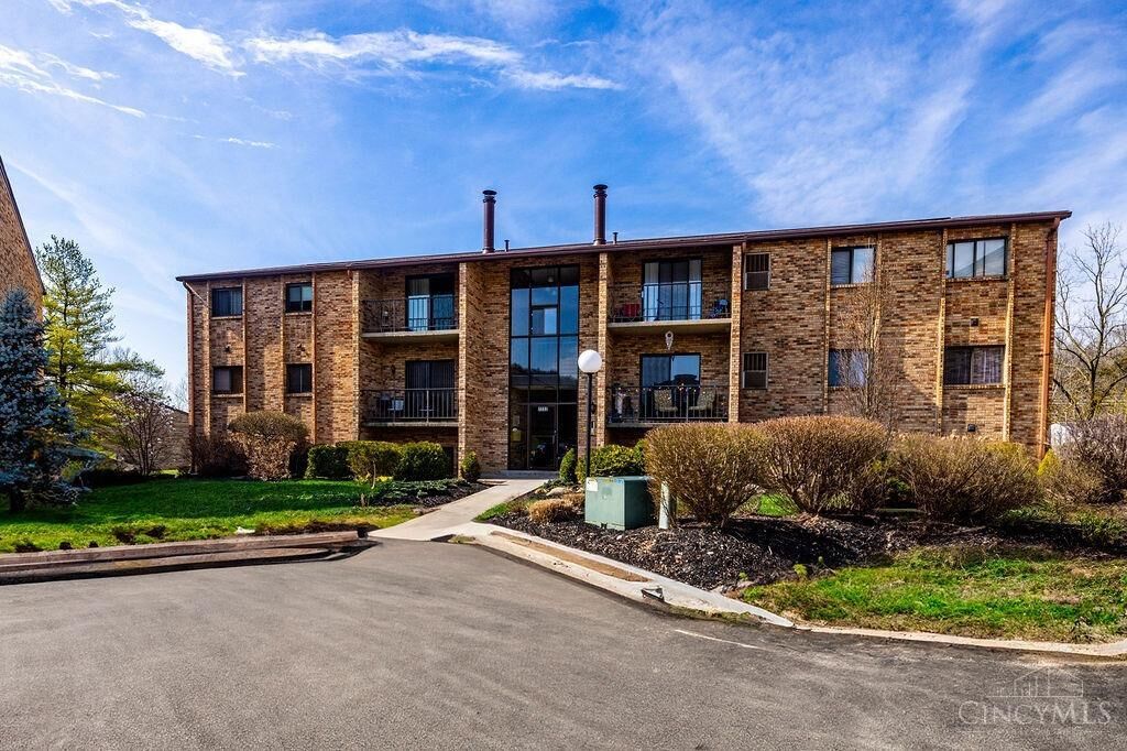 Property Photo:  7232 Creekview Drive  OH 45247