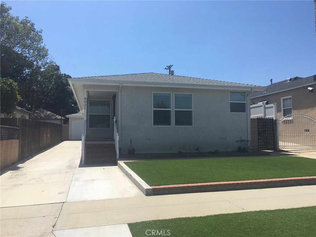 Property Photo:  8021 Gonzaga Ave  CA 90045 