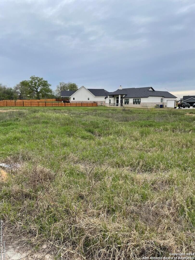 Property Photo: 120 Bayberry Ct TX 78121