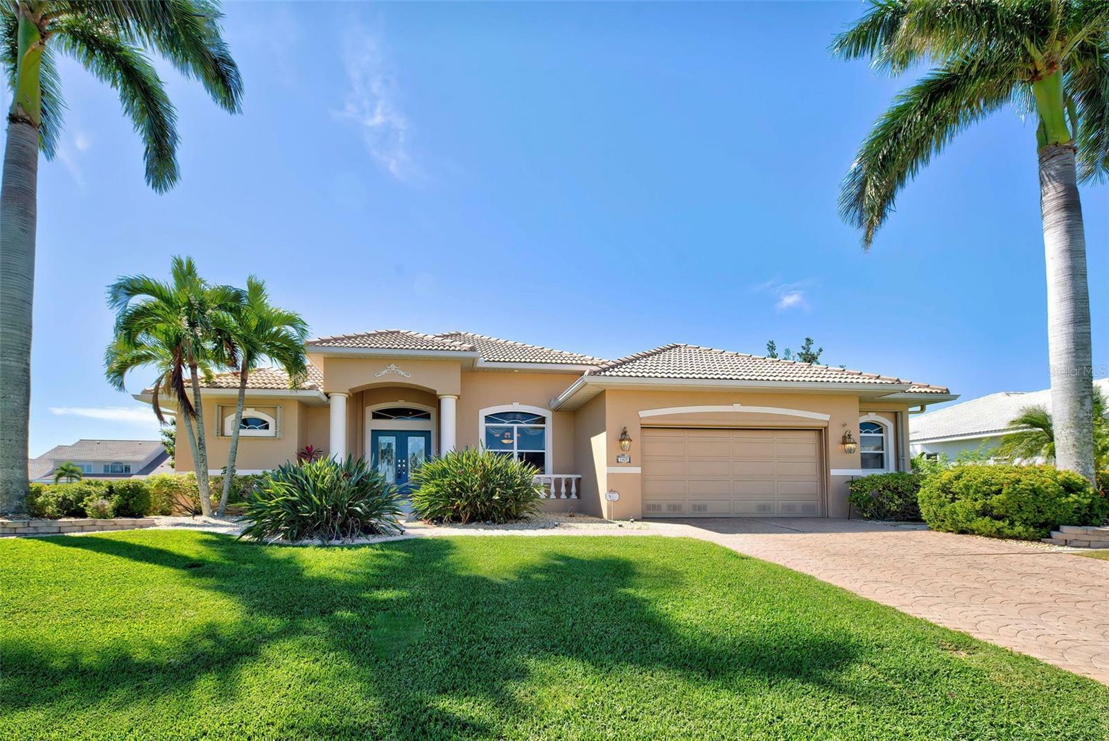 Property Photo: 1429 Blue Jay Court FL 33950