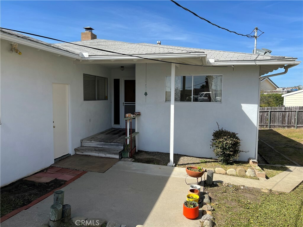 Property Photo:  875 N 3rd Street  CA 93433 