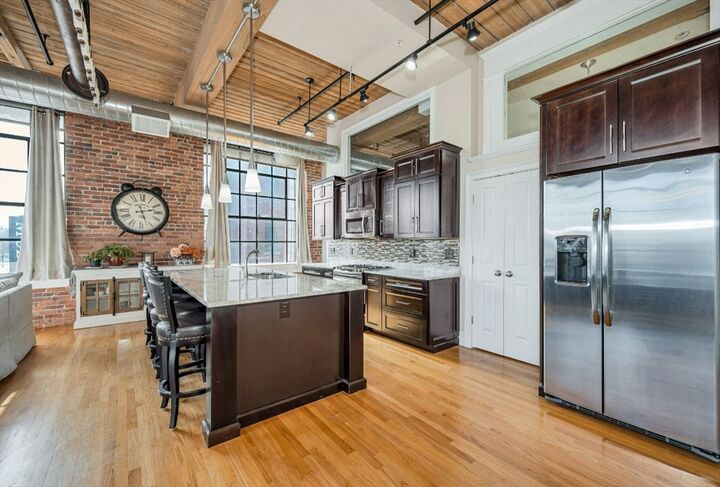 Property Photo: 491 Dutton St 302 MA 01854
