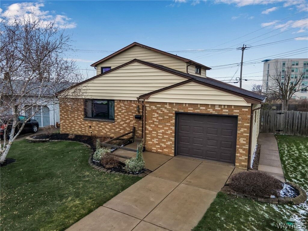 Property Photo: 4 Surfside Parkway NY 14225