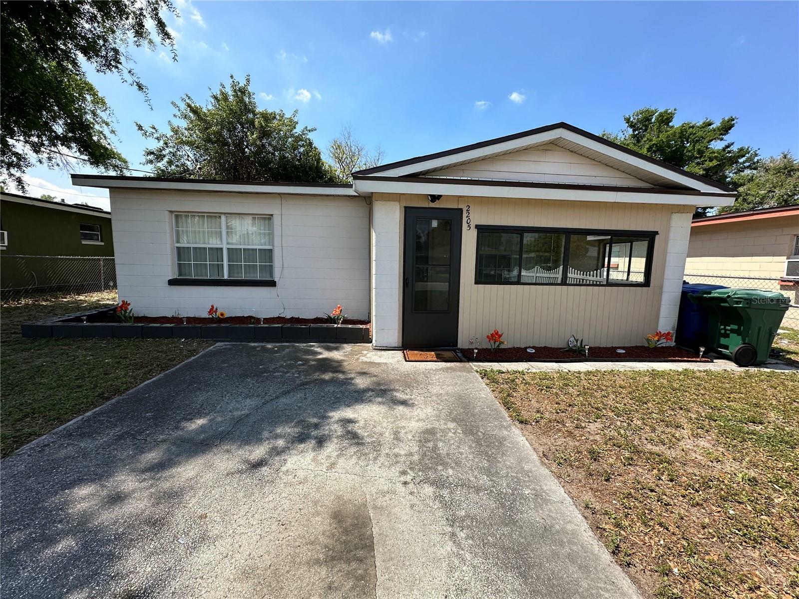 Property Photo: 2205 5th Street NE FL 33881