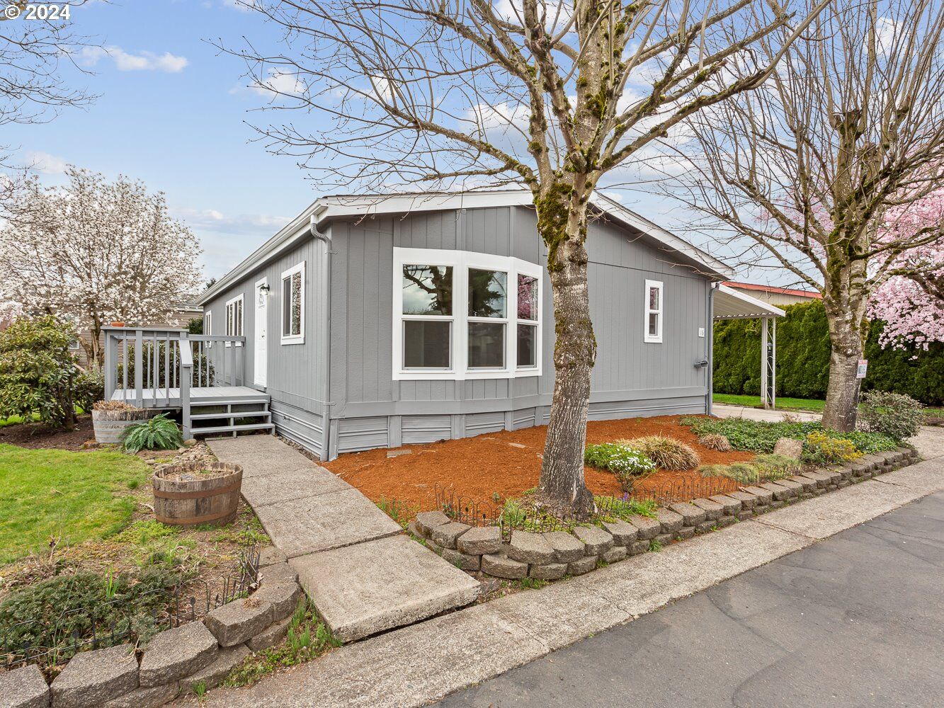 Property Photo: 5101 NE 121st Ave 16 WA 98682