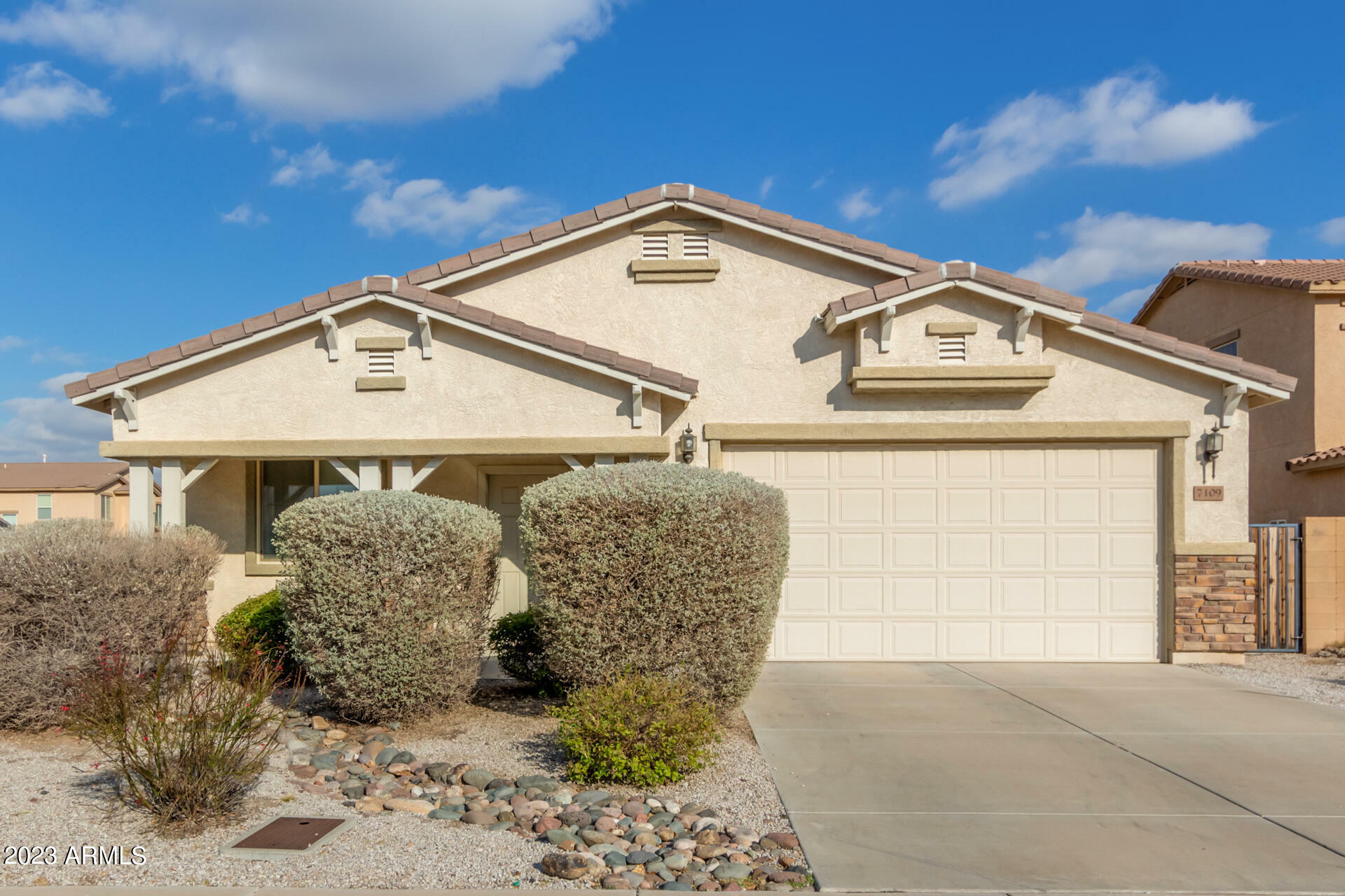 Property Photo:  7109 S 74th Lane  AZ 85339 