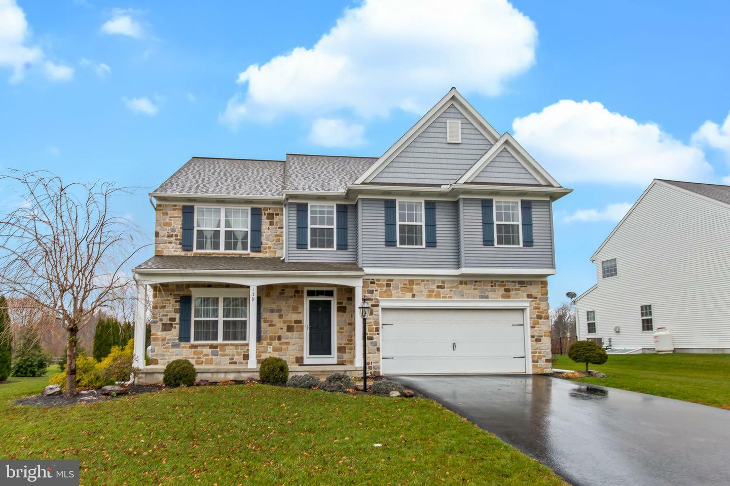 Property Photo:  139 Oaken Way  PA 17067 