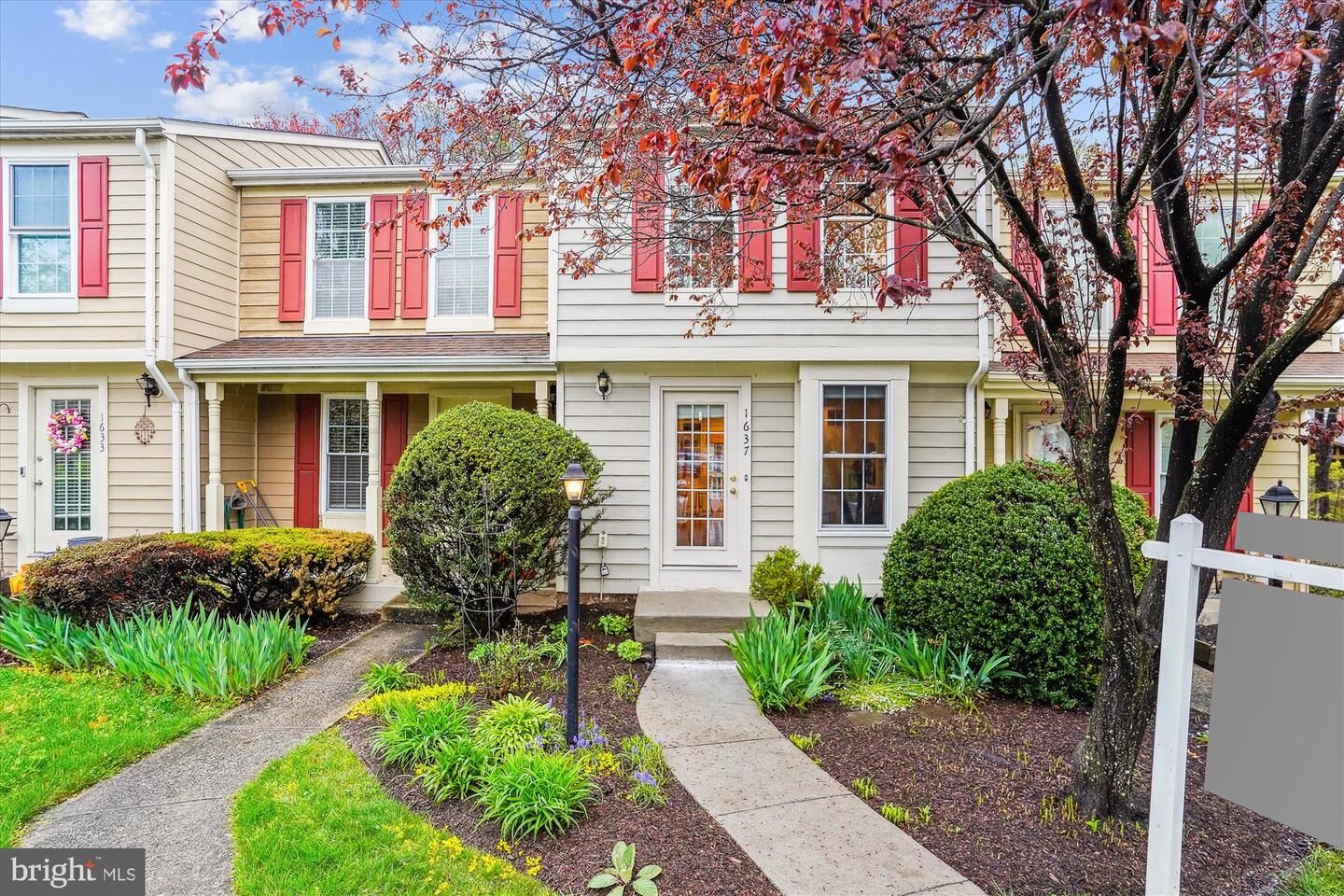 Property Photo:  1637 Fieldthorn Drive  VA 20194 