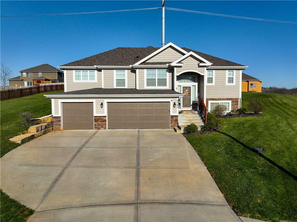 Property Photo: 9305 N Highland Court MO 64155