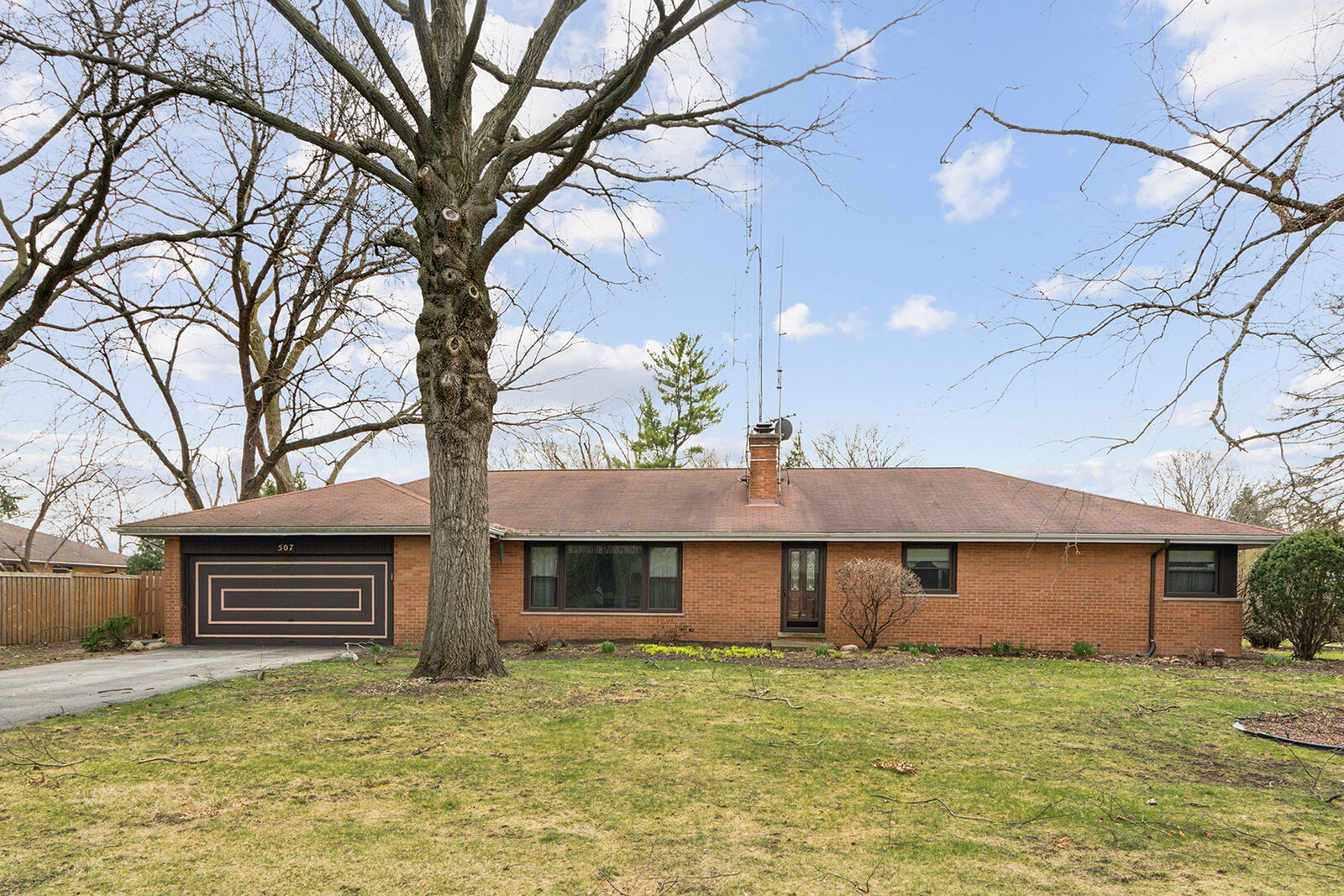 Property Photo:  507 Hillcrest Drive  IL 60070 