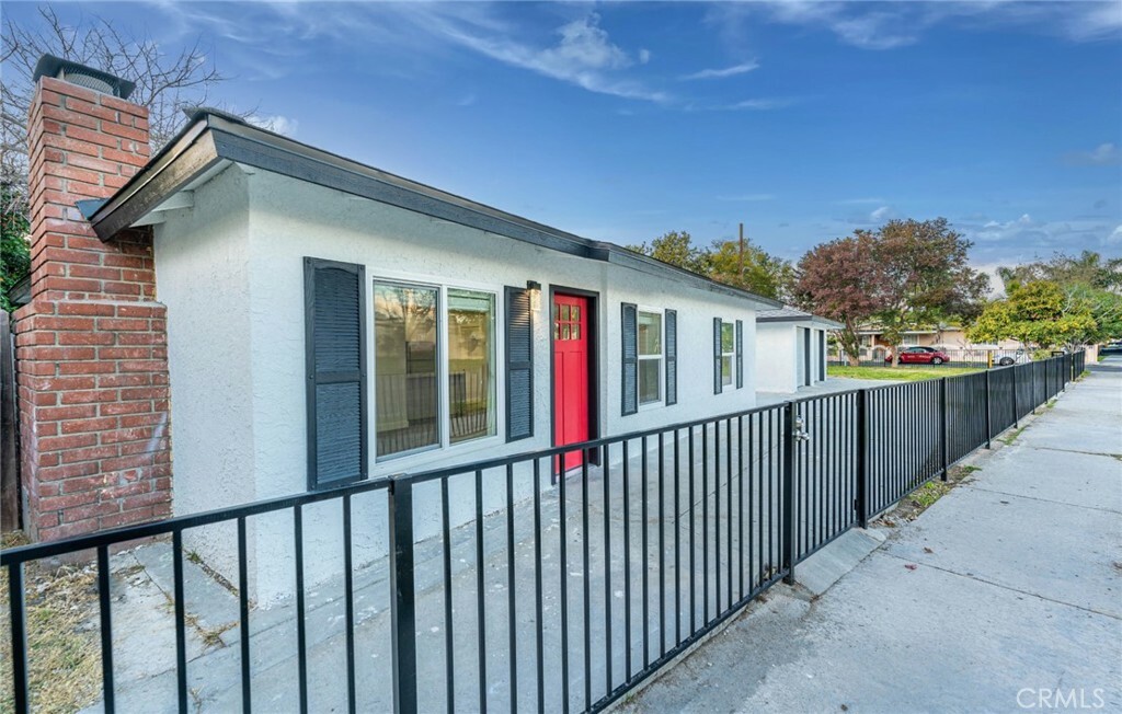 Property Photo:  4713 Tobias Avenue  CA 90660 