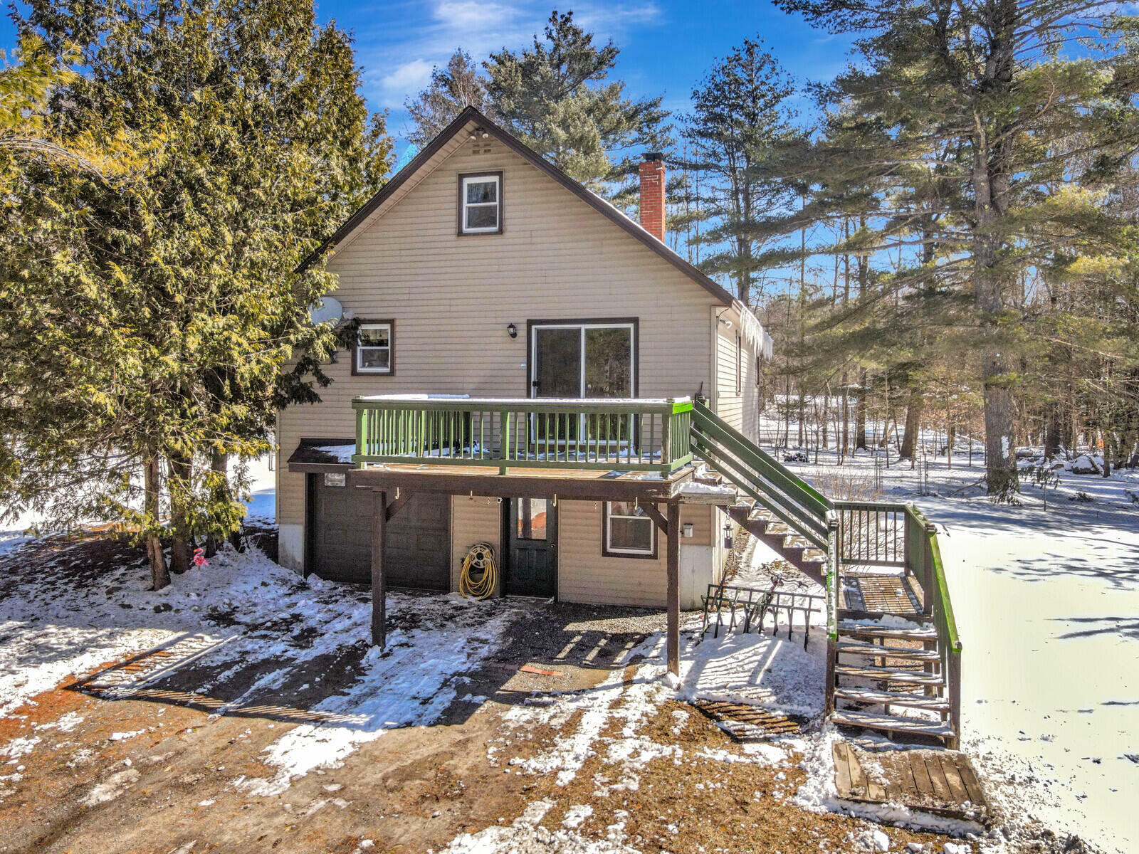 Property Photo: 84 Davis Road ME 04937