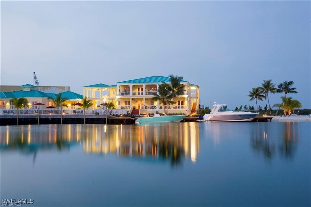 Property Photo: 477 North Road FL 34104
