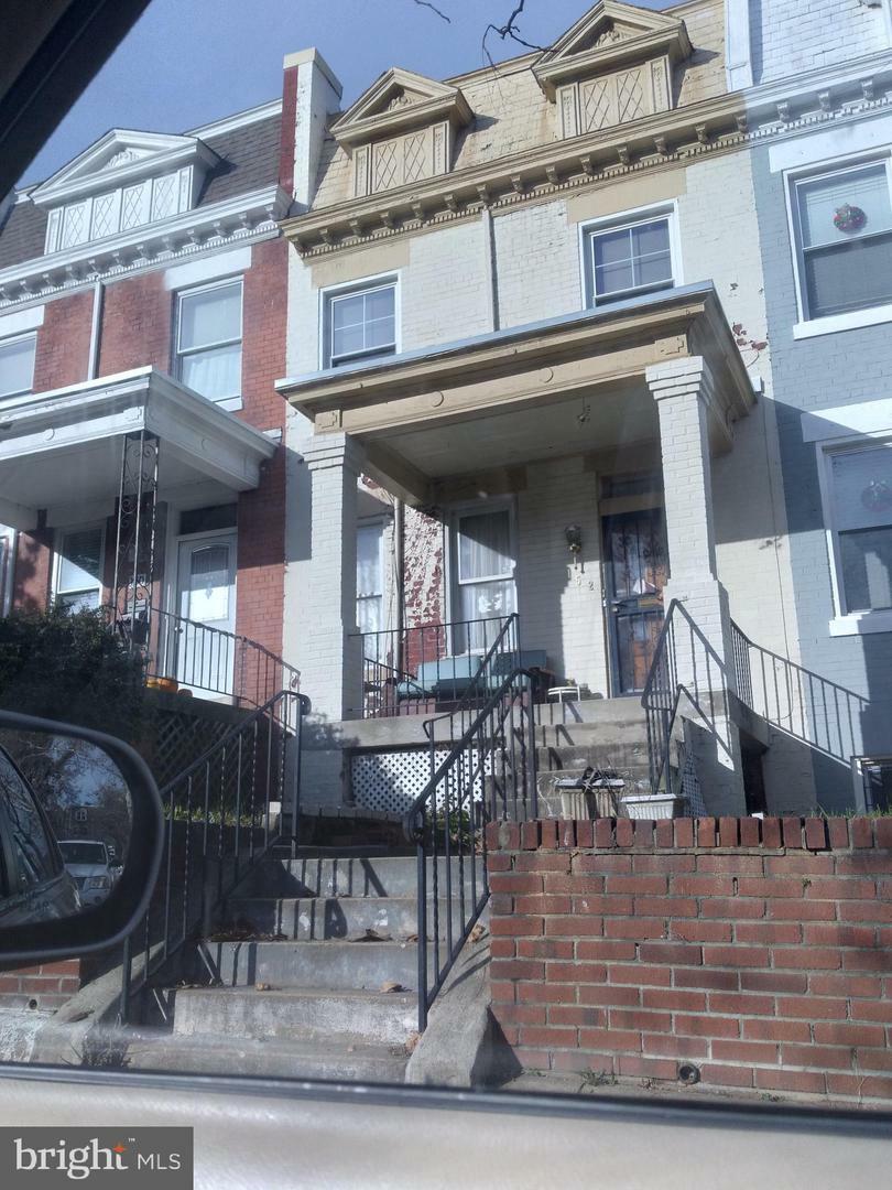 Property Photo:  152 Todd Place NE  DC 20002 