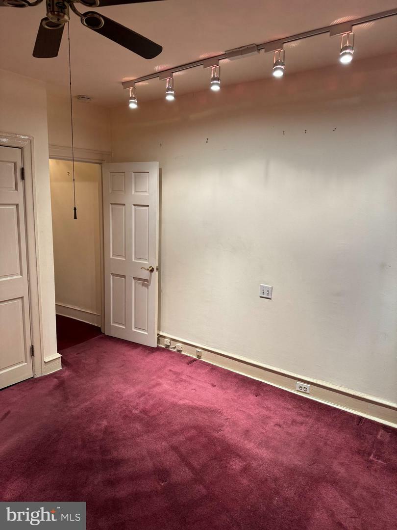 Property Photo:  6142 Wayne Avenue 1  PA 19144 