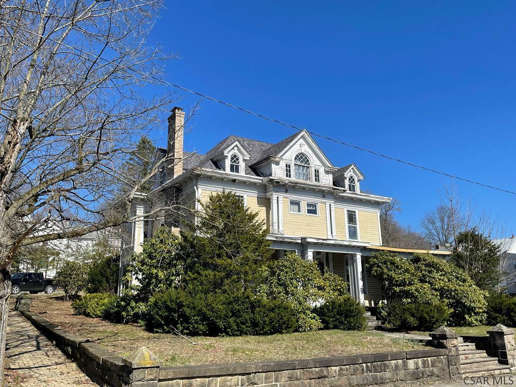 Property Photo:  1401 Somerset Avenue  PA 15963 