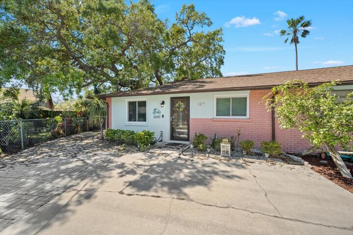 Property Photo: 5027 31st Street W FL 34207