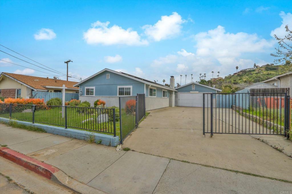 Property Photo:  847 S Anza Street  CA 92020 