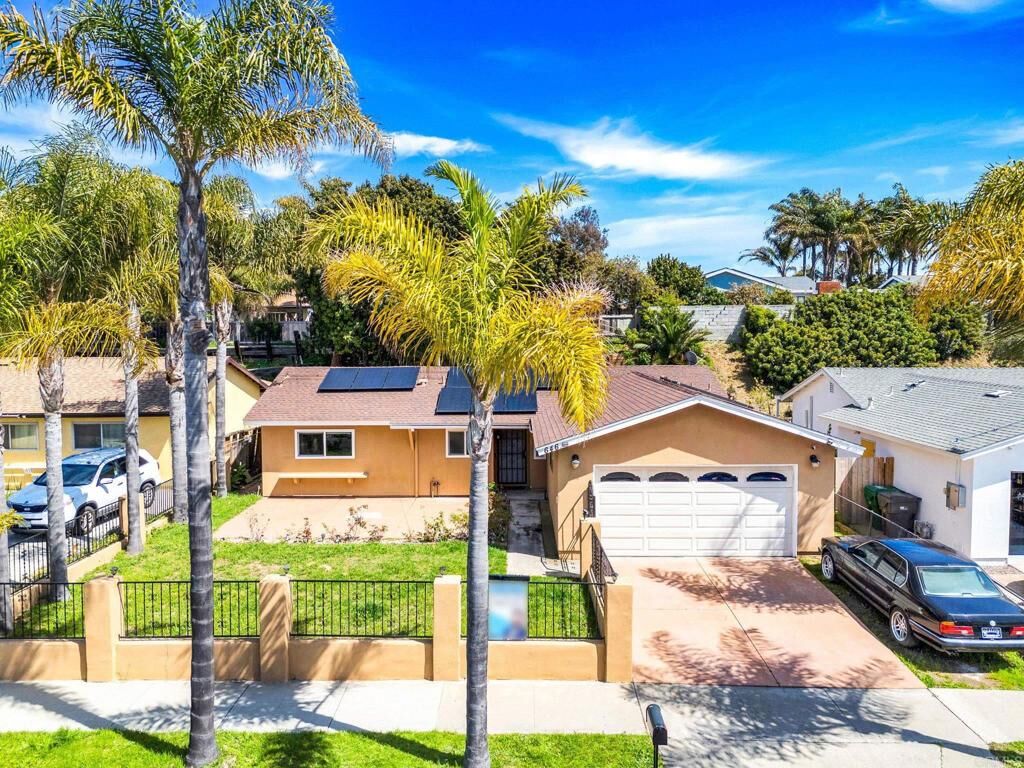 Property Photo:  646 Ann Street  CA 92057 