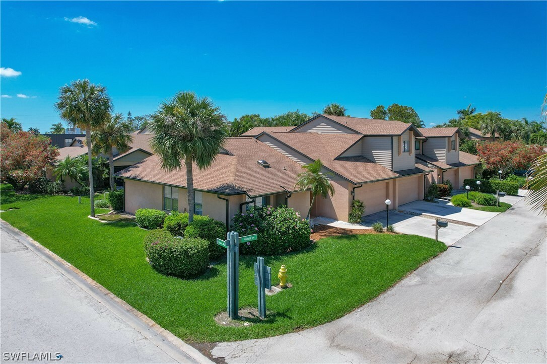 Property Photo:  11651 Pointe Circle Drive  FL 33908 