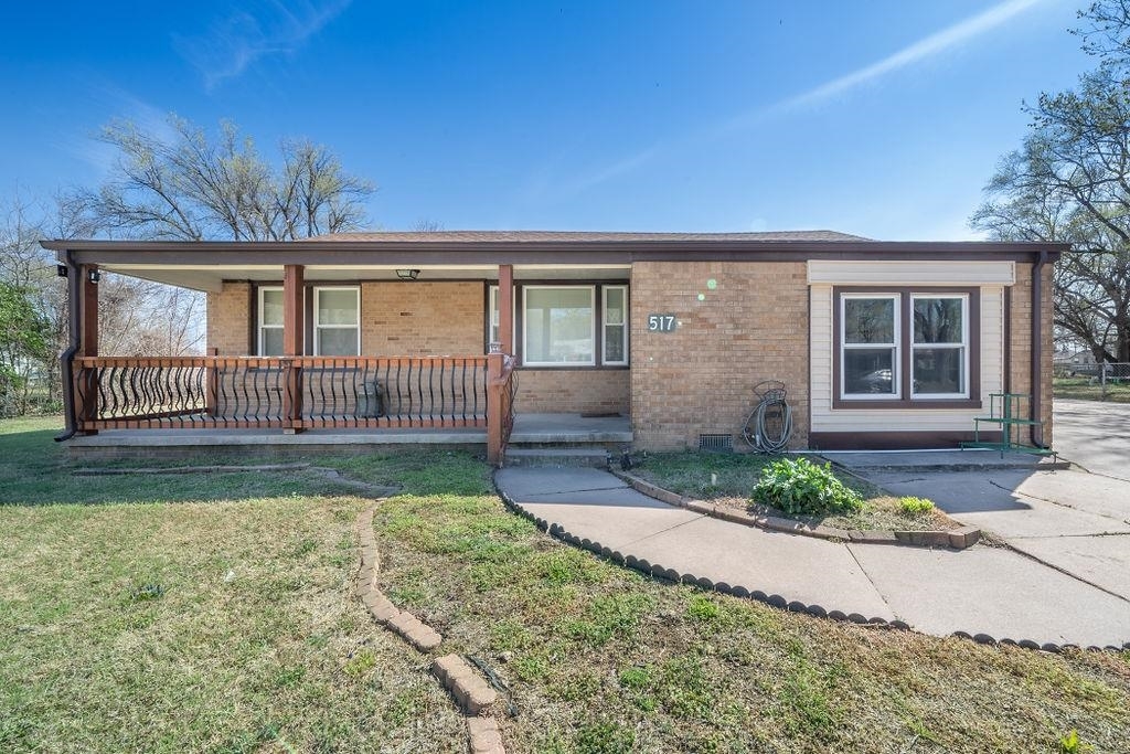 Property Photo:  517 W 41st St N  KS 67204 