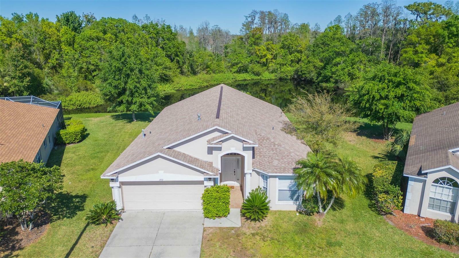 Property Photo:  1932 Grenville Court  FL 33543 