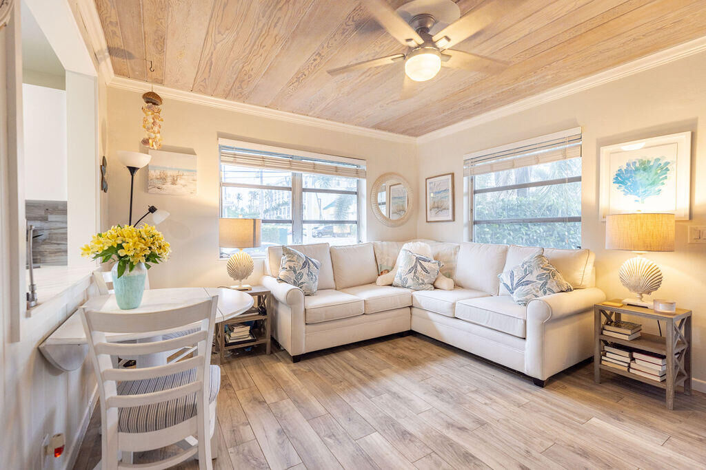 Property Photo:  30 Andrews Avenue 28-C  FL 33483 