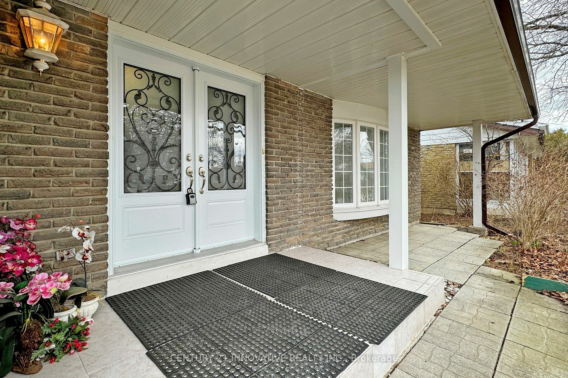 Property Photo:  17 Boundy Cres  ON M1W 2E3 