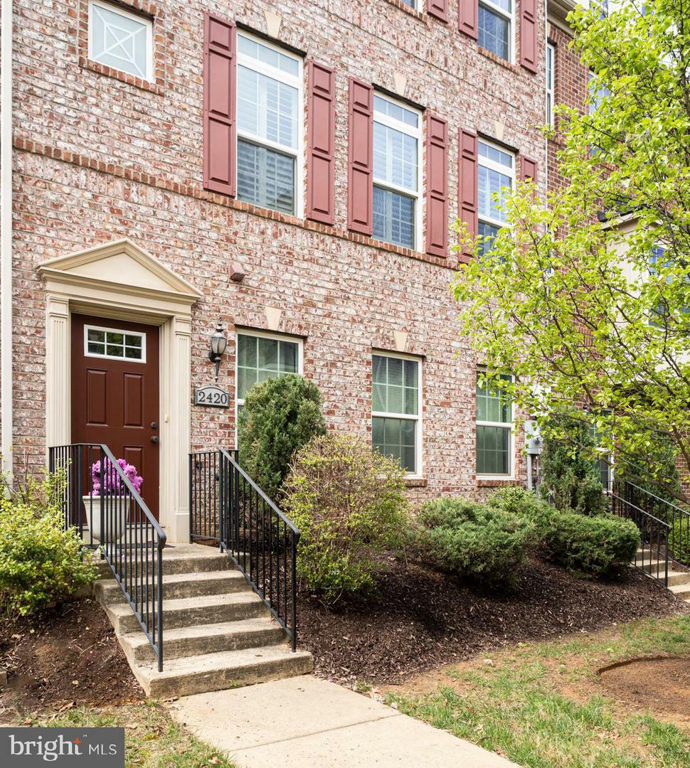 Property Photo:  2420 Baldwin Crescent NE  DC 20018 