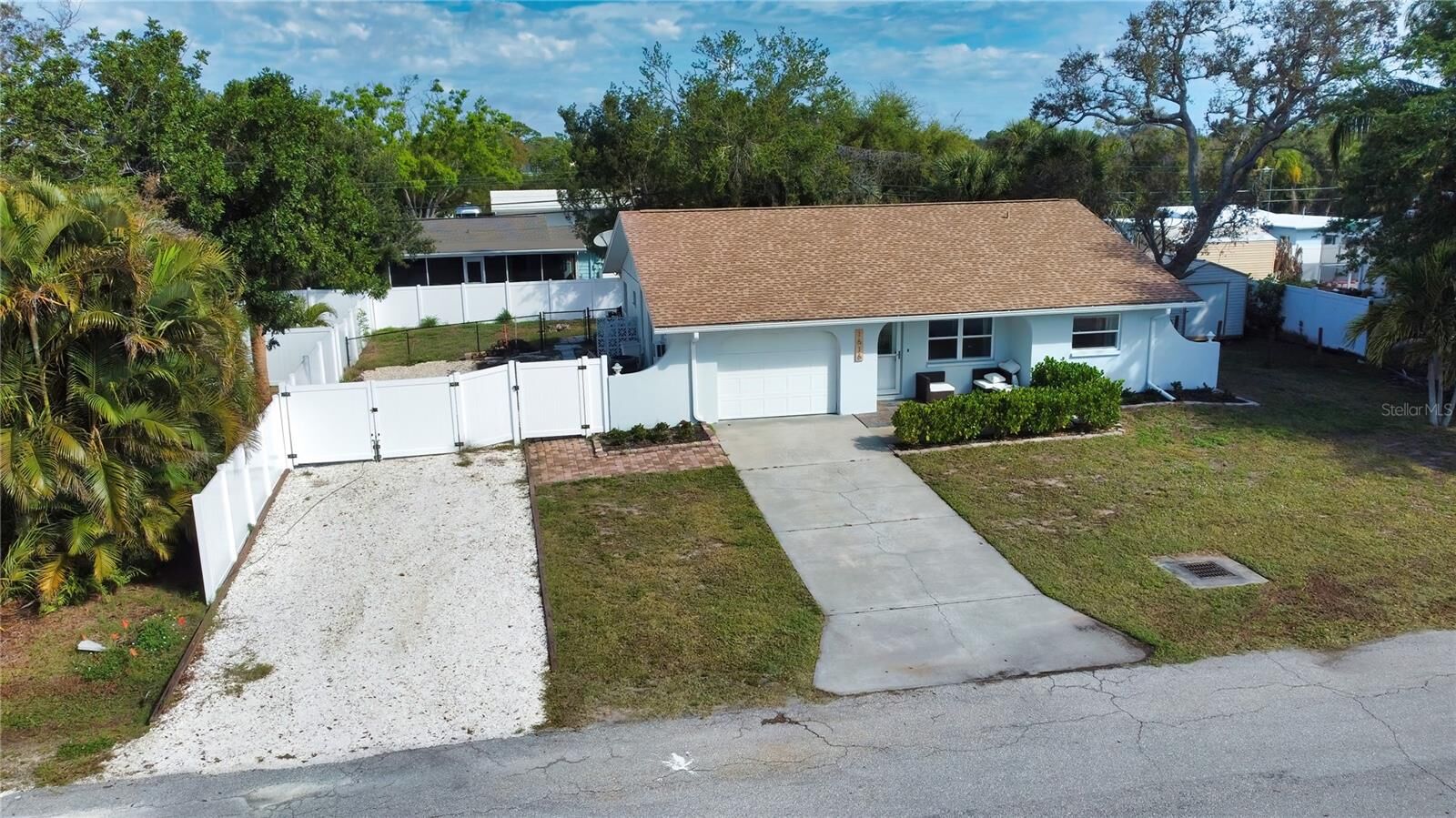 Property Photo:  1616 Jupiter Road  FL 34293 