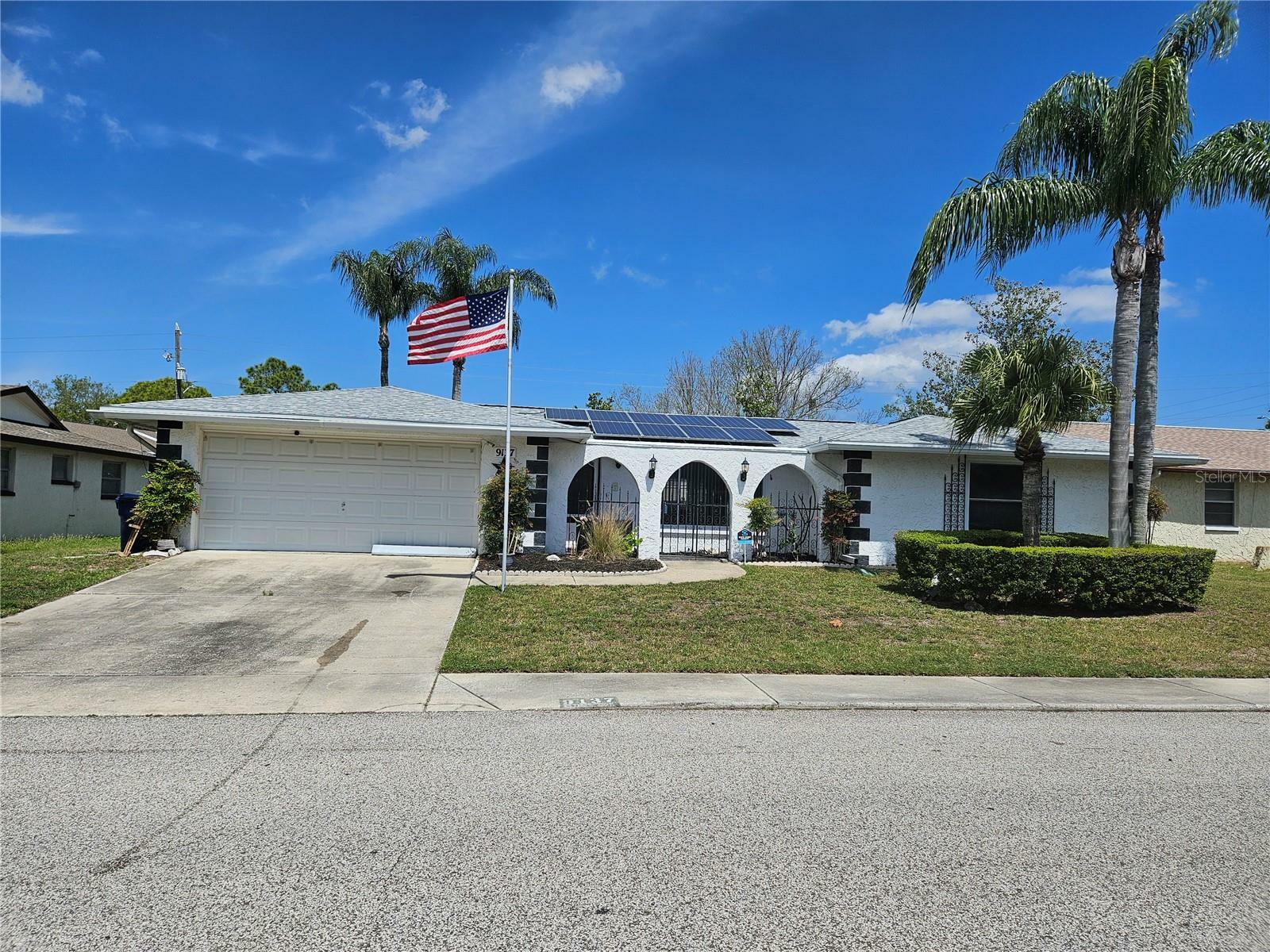 Property Photo:  9137 Saint Clair Lane  FL 34668 