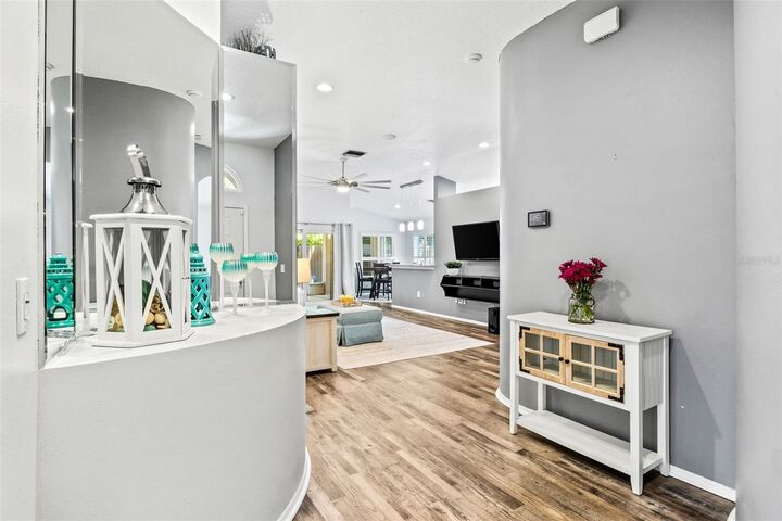 Property Photo: 10703 Stallgate Drive FL 33624