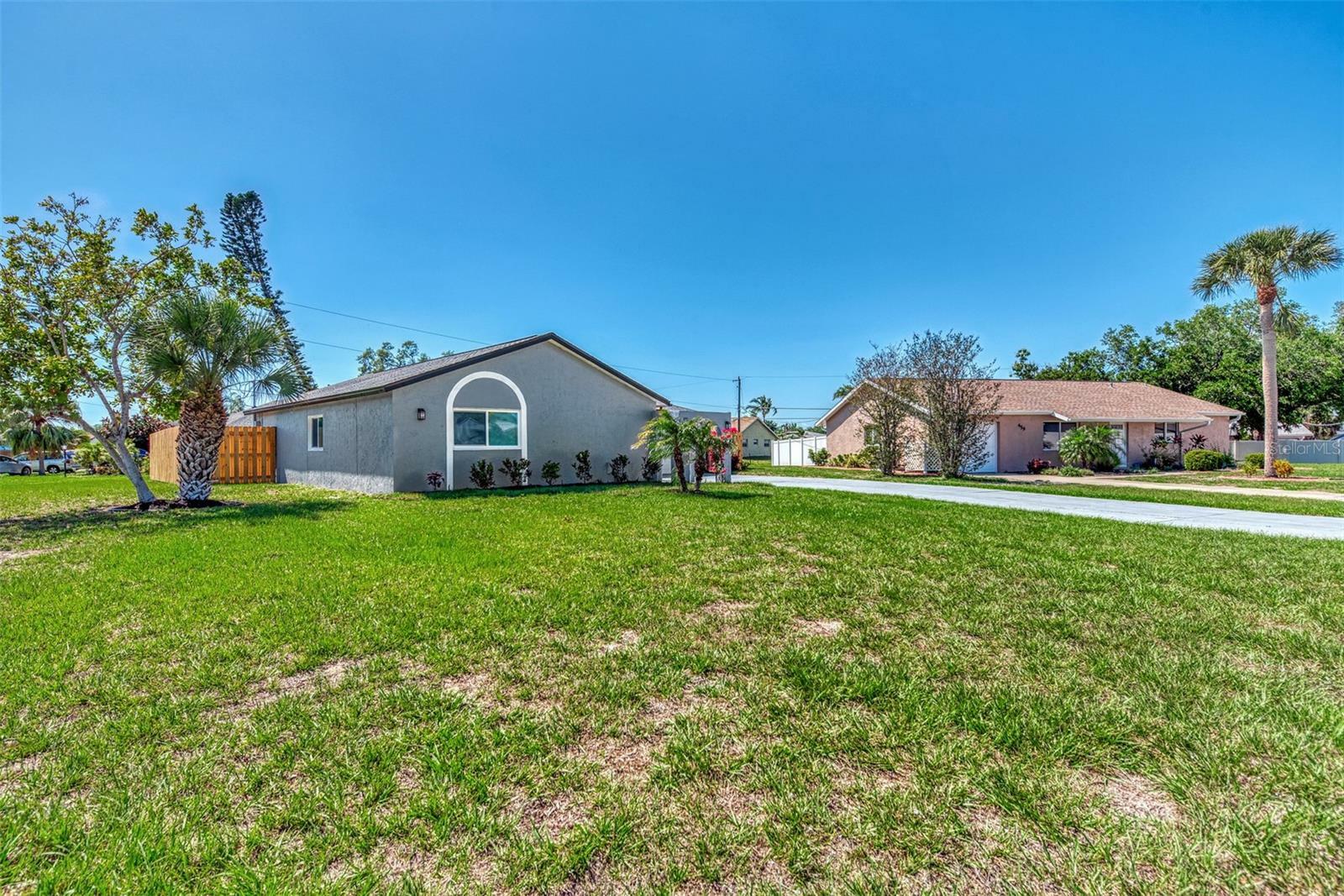 Property Photo:  455 Mexicali Avenue  FL 34293 