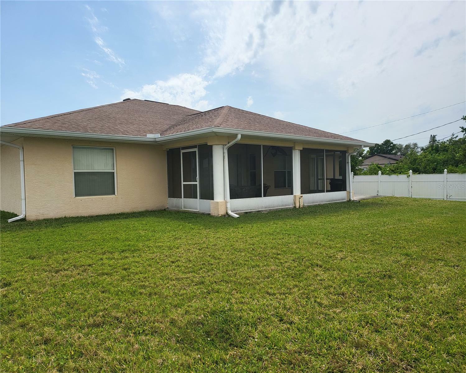 Property Photo:  56 Princeton Road  FL 34293 