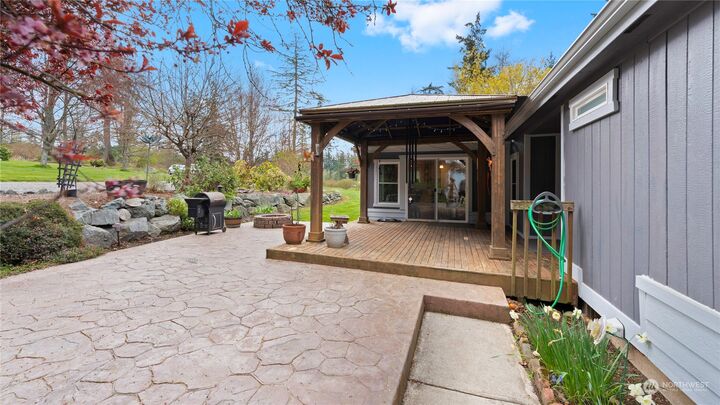 Property Photo:  965 E Crescent Harbor Road  WA 98277 
