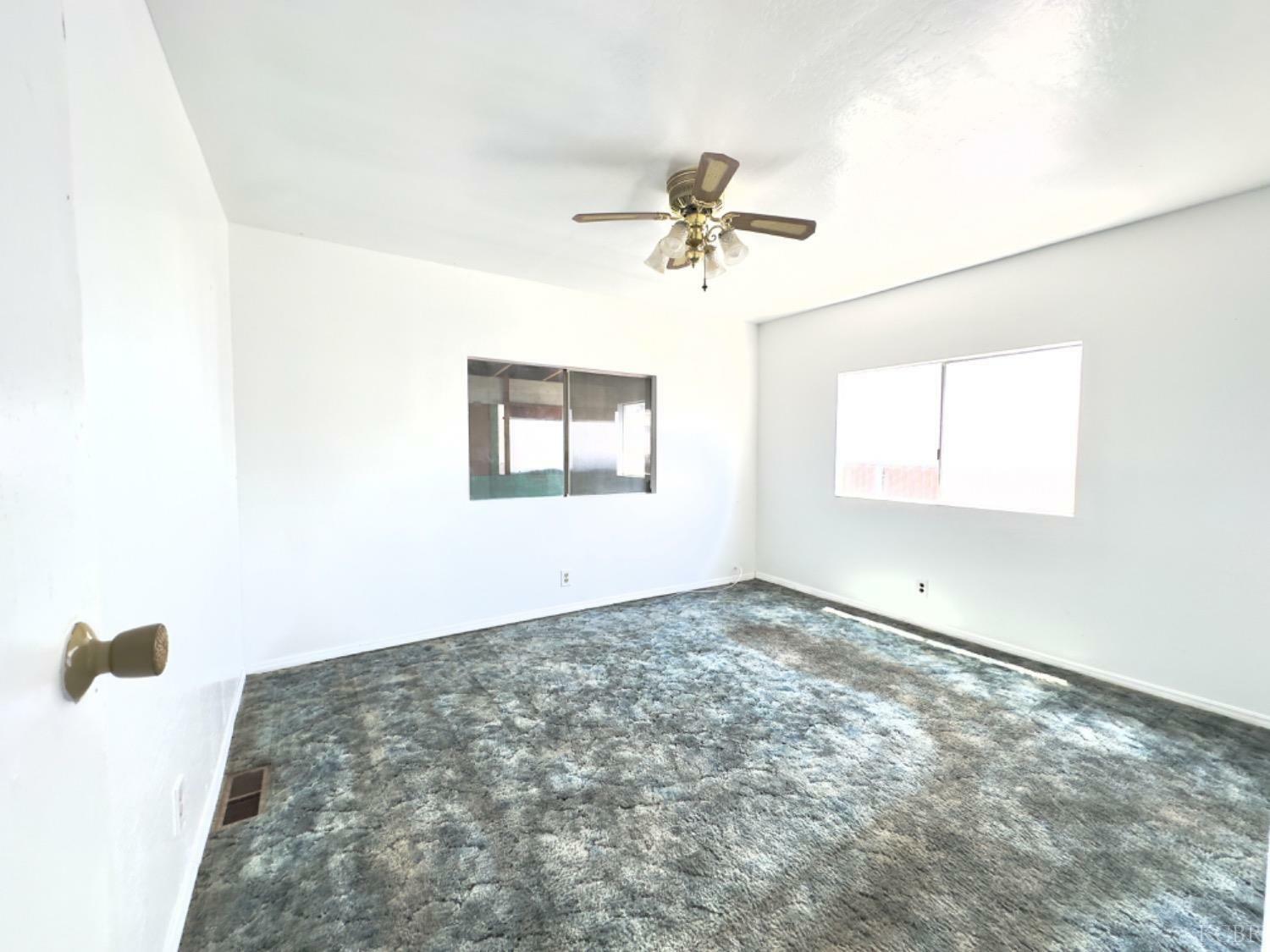 Property Photo:  324 Magnolia-Sp33 Avenue  CA 93245 