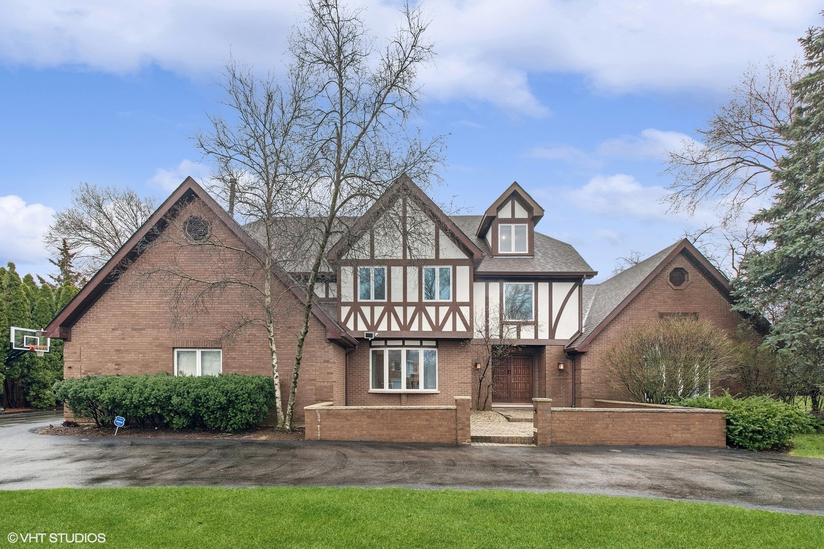 Property Photo: 1515 Gordon Terrace IL 60015