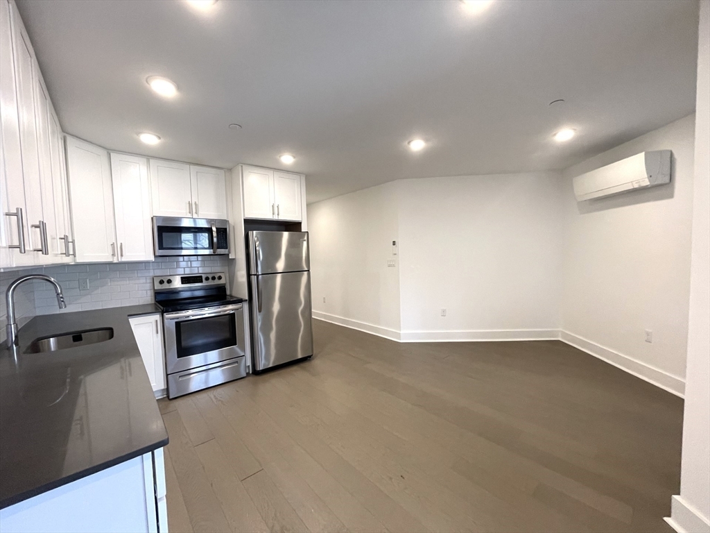 Property Photo:  25 Eleanor Street 205  MA 02150 
