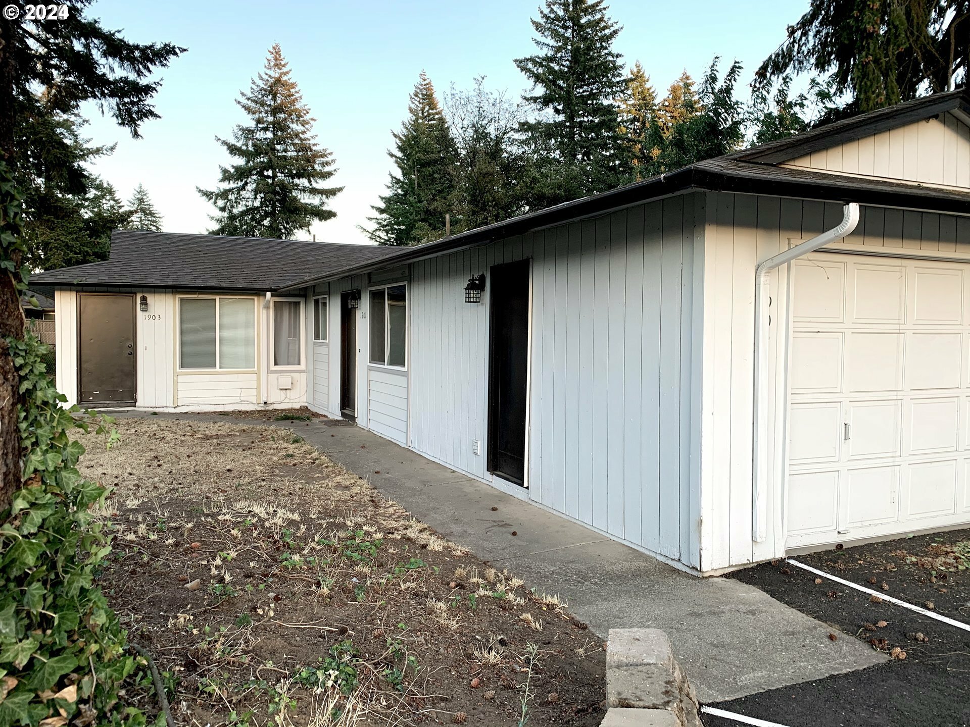 Property Photo:  1901 Norris Rd  WA 98661 