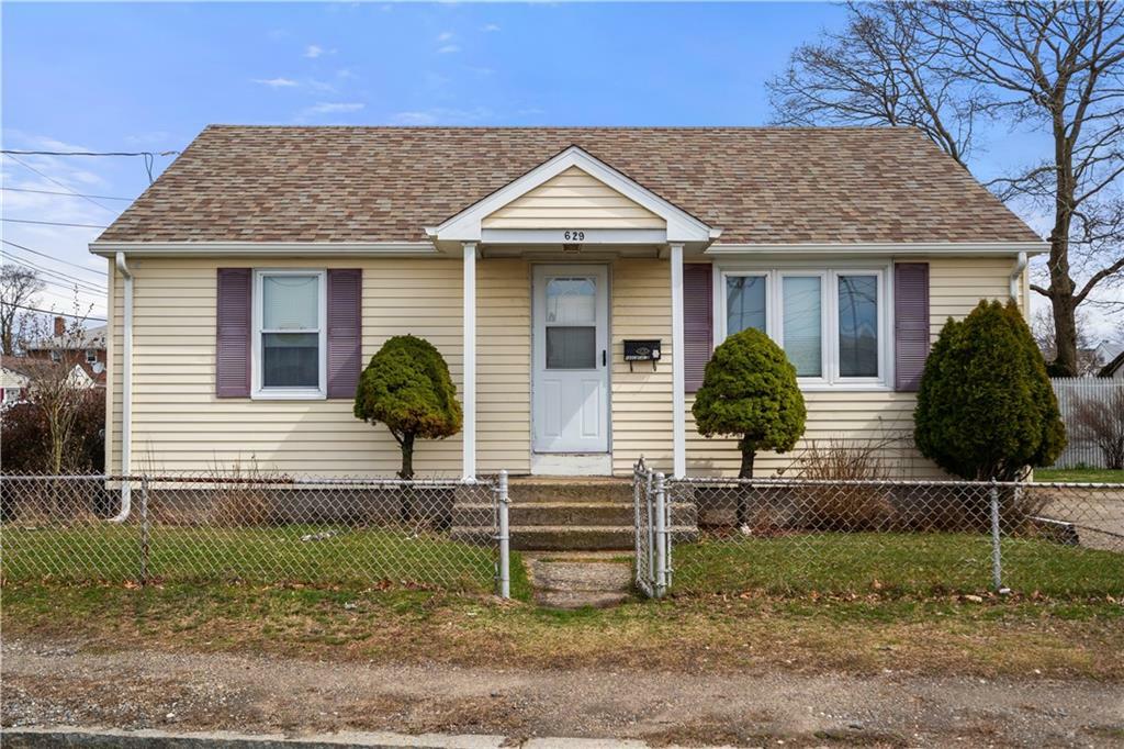 Property Photo:  629 York Avenue  RI 02861 
