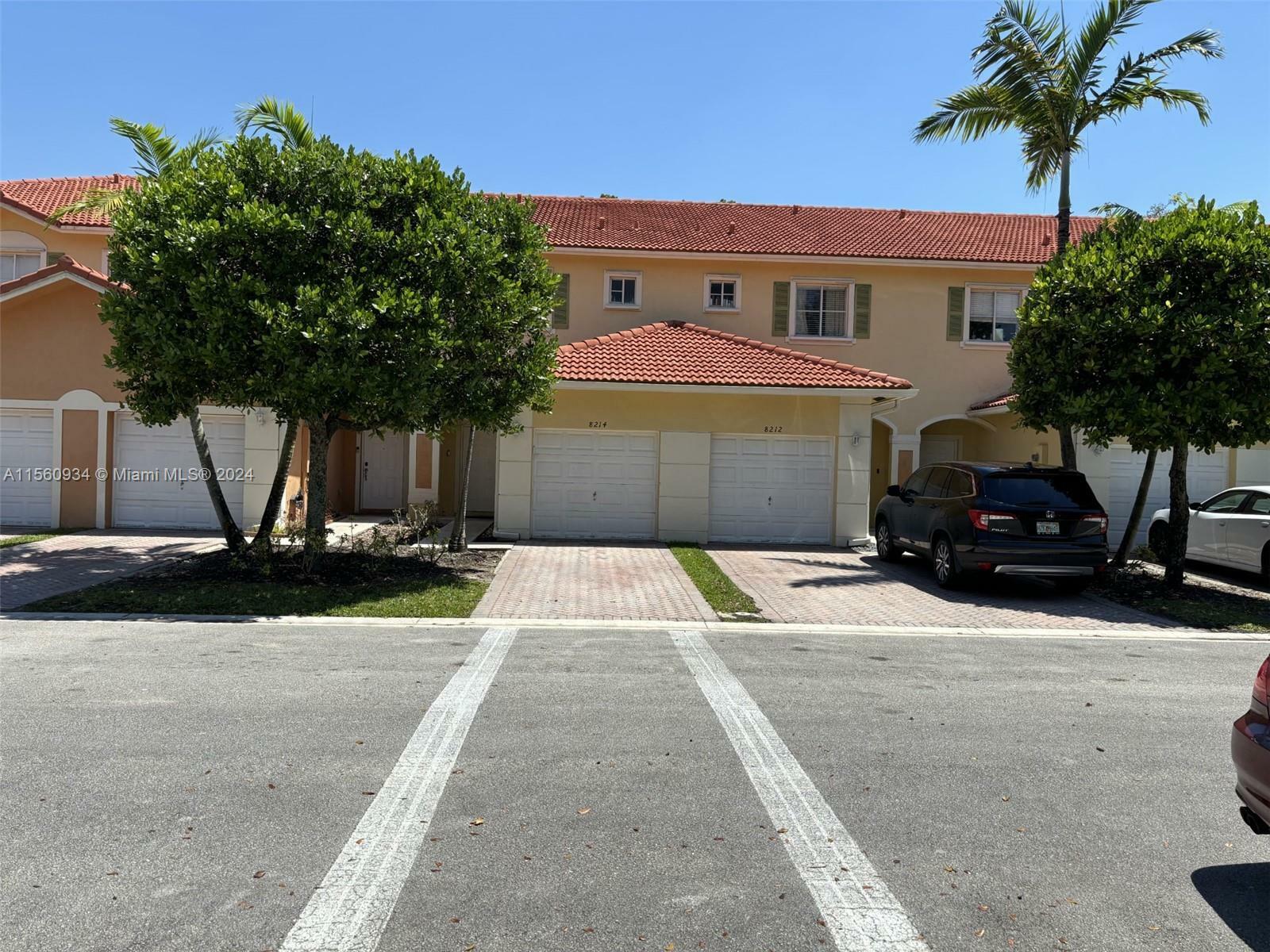 8214 Santa Monica Ave  Tamarac FL 33321 photo