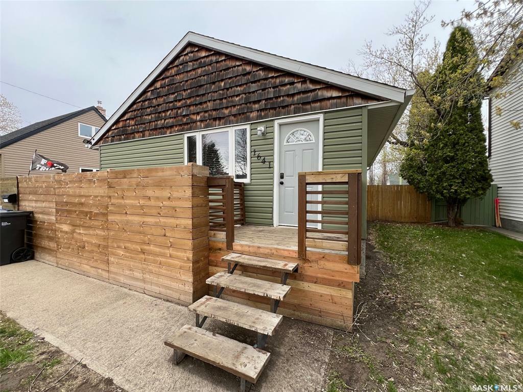 Property Photo:  1641 98th Street  SK S9A 0M7 
