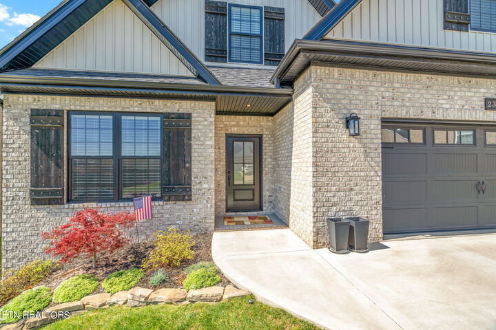 Home for sale in Knoxville 2346 Hickory Crest Lane, Knoxville, TN 37932