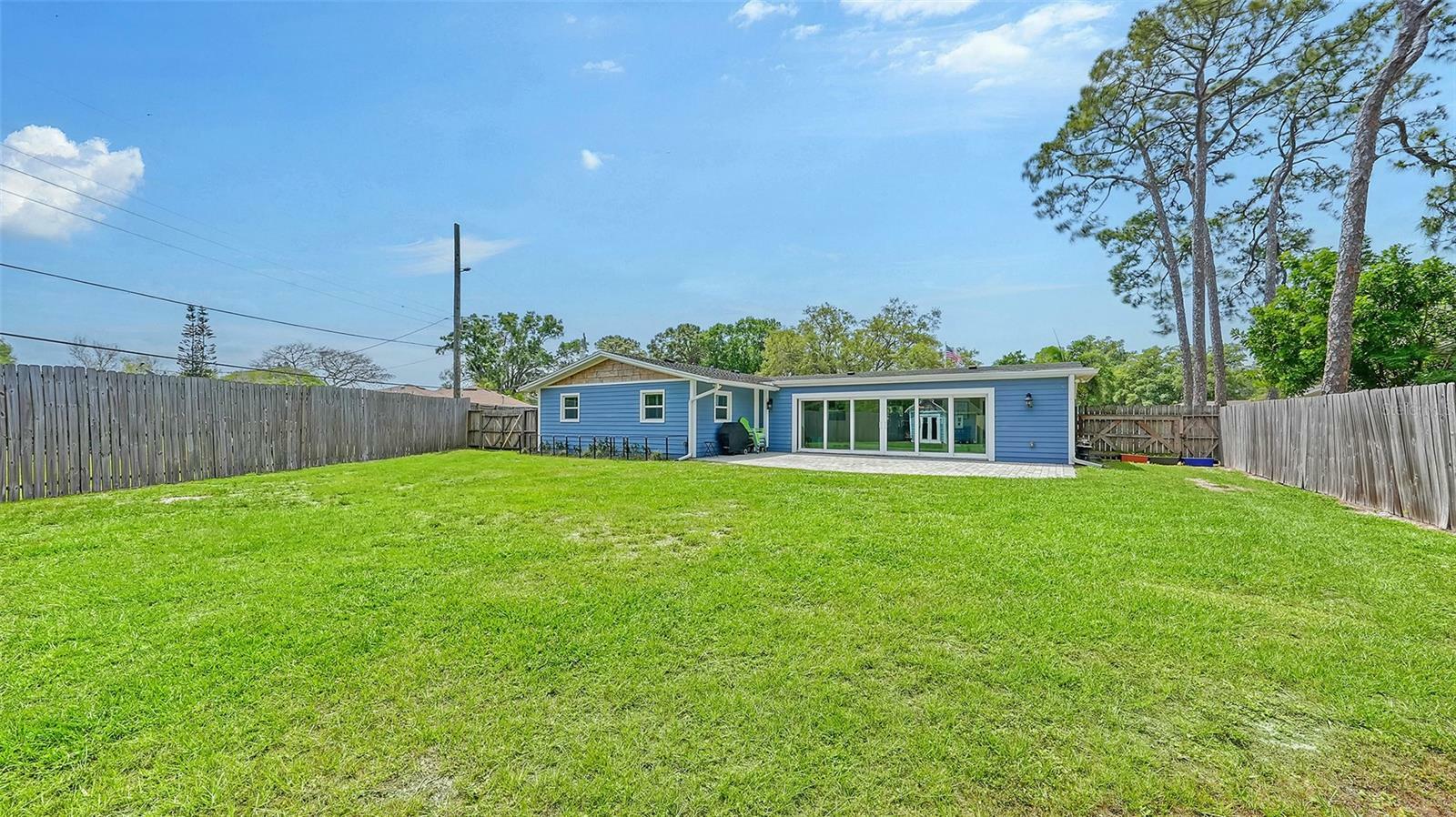 Property Photo:  6607 Conetta Drive  FL 34243 